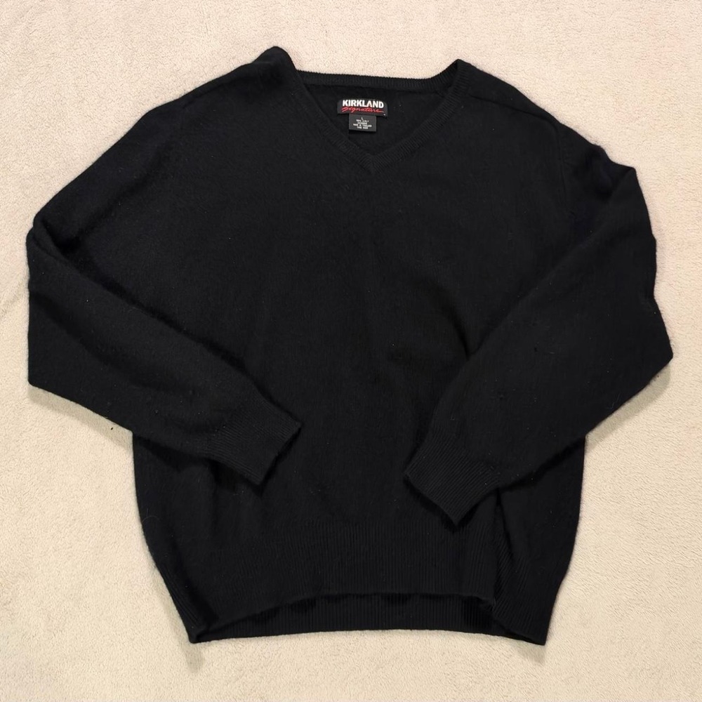 Kirkland Signature Mens 100% Cashmere V-Neck Sweater Black Large Luxury Knit